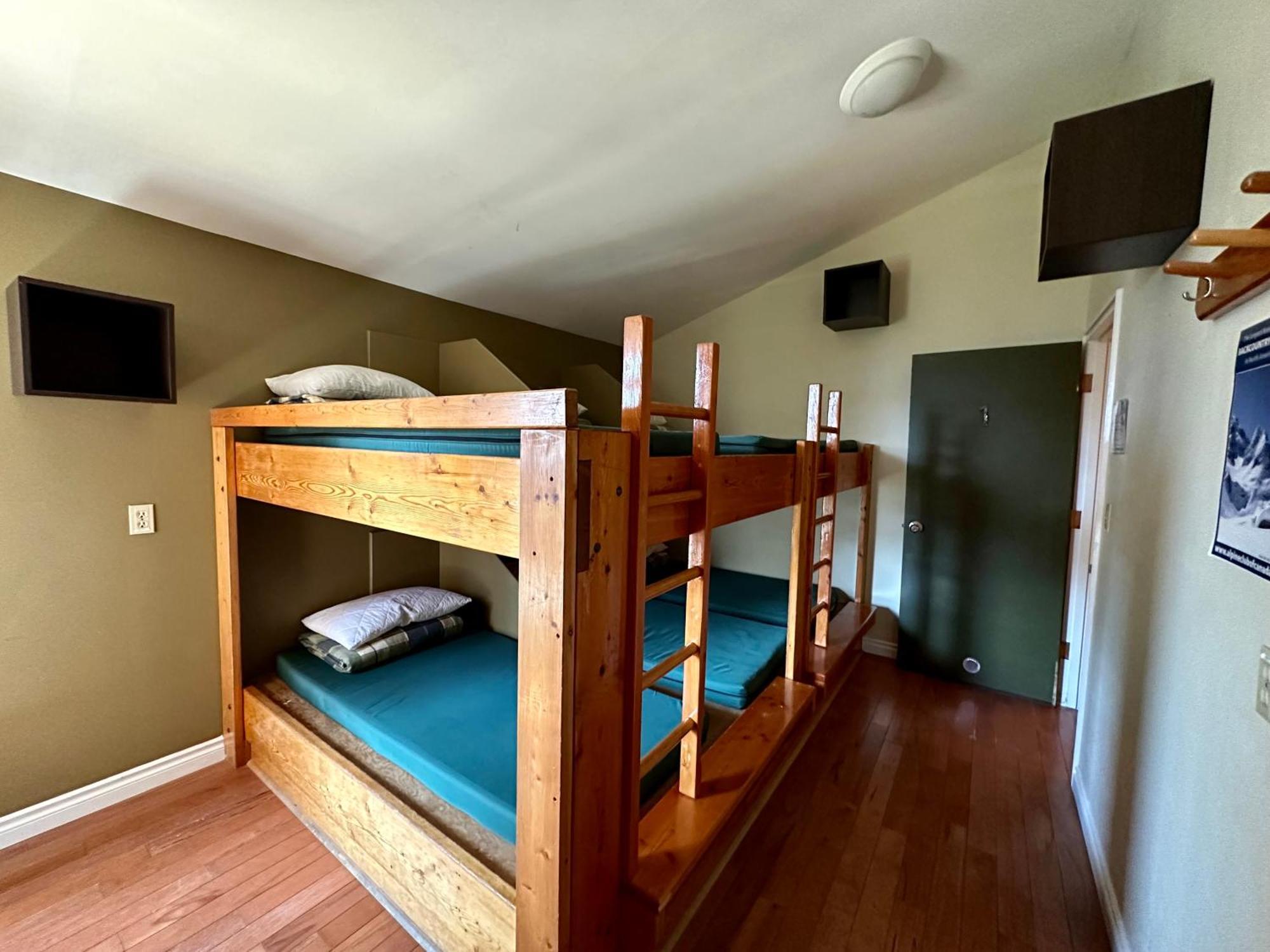 Canmore Alpine Hostel - Alpine Club Of Canada 외부 사진