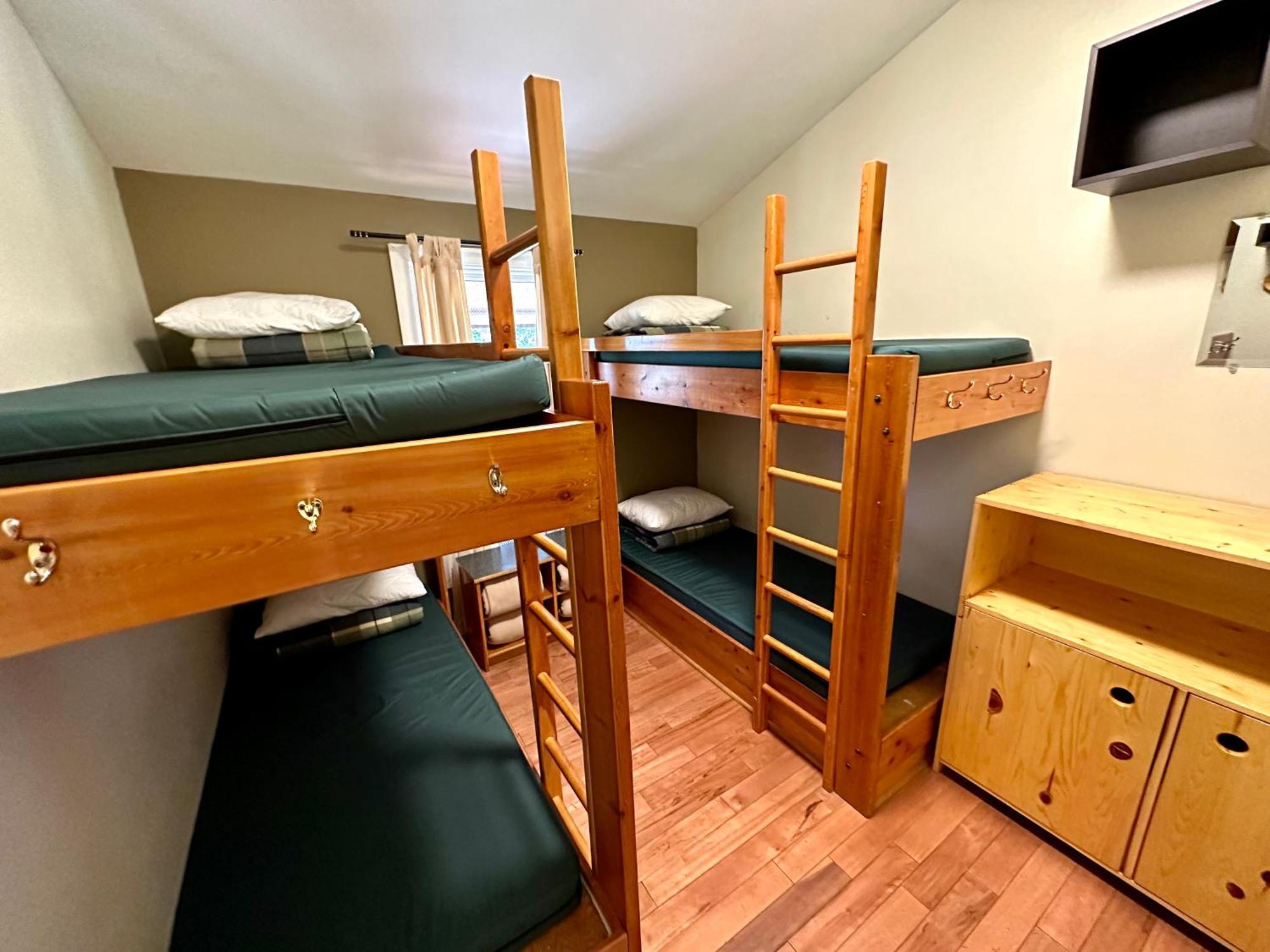 Canmore Alpine Hostel - Alpine Club Of Canada 외부 사진