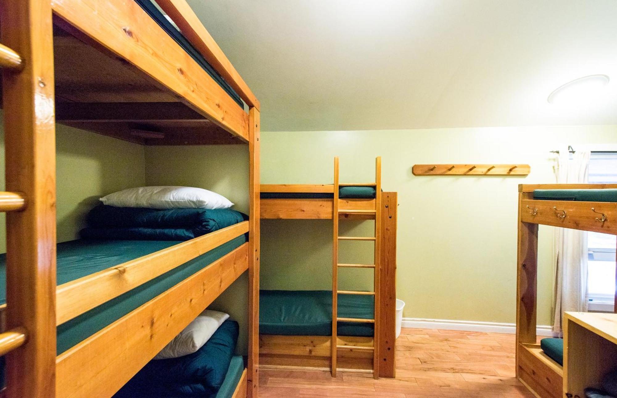 Canmore Alpine Hostel - Alpine Club Of Canada 외부 사진