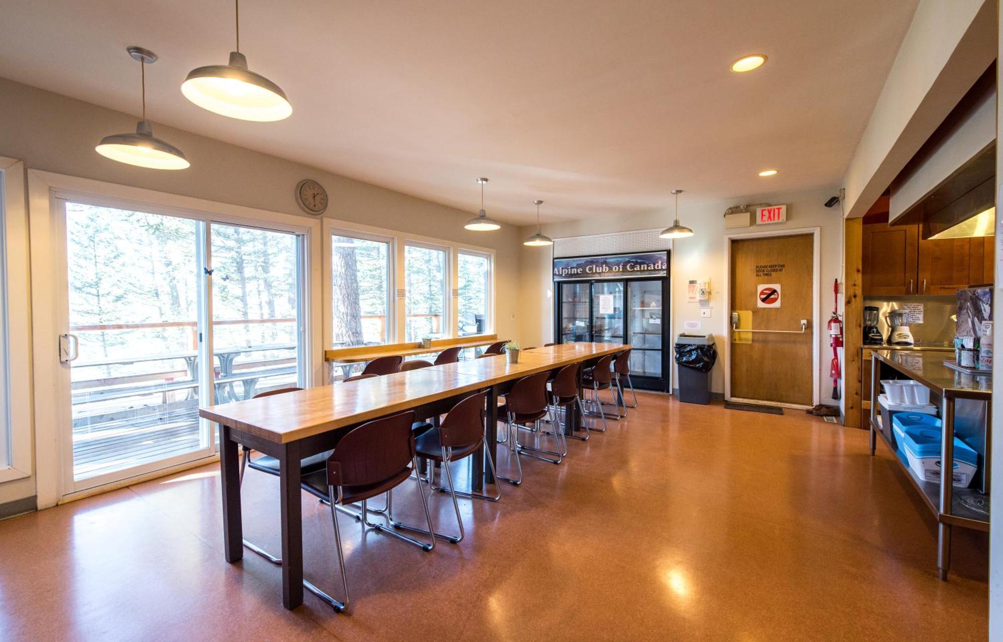 Canmore Alpine Hostel - Alpine Club Of Canada 외부 사진