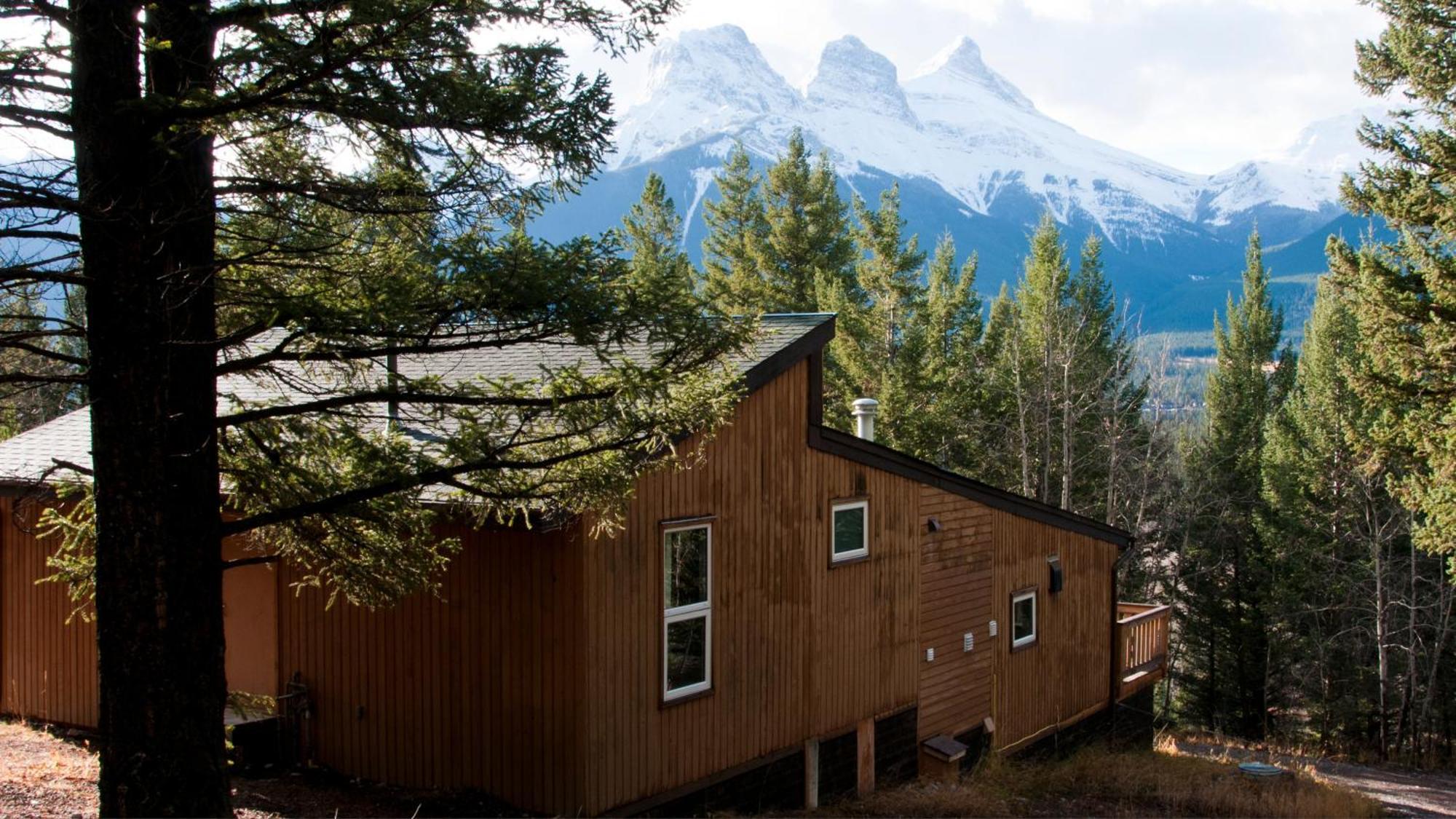 Canmore Alpine Hostel - Alpine Club Of Canada 외부 사진