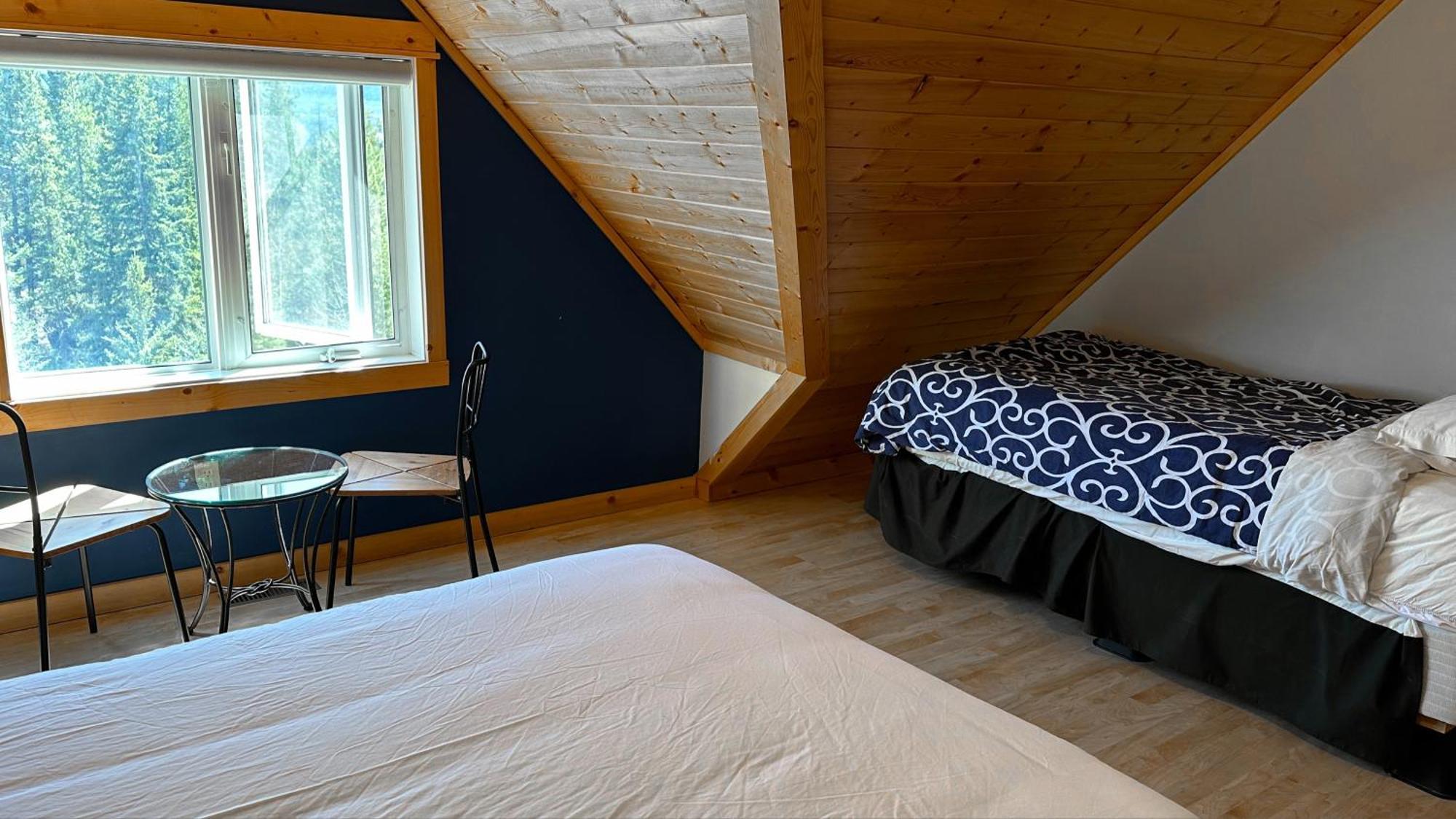 Canmore Alpine Hostel - Alpine Club Of Canada 외부 사진