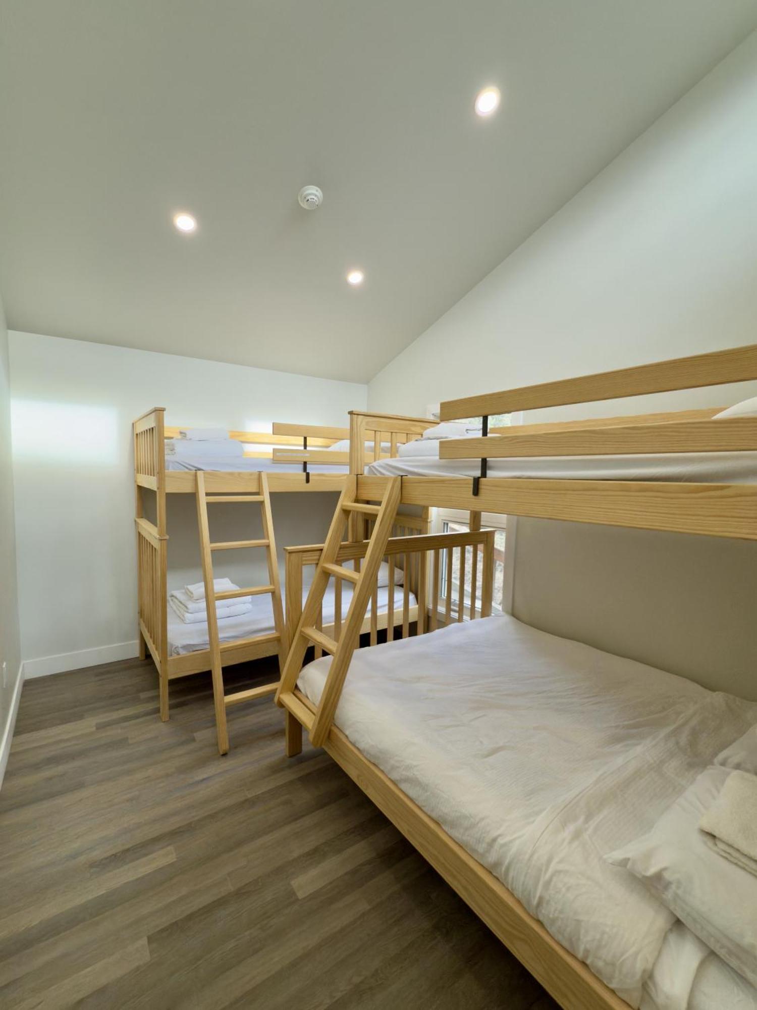 Canmore Alpine Hostel - Alpine Club Of Canada 외부 사진
