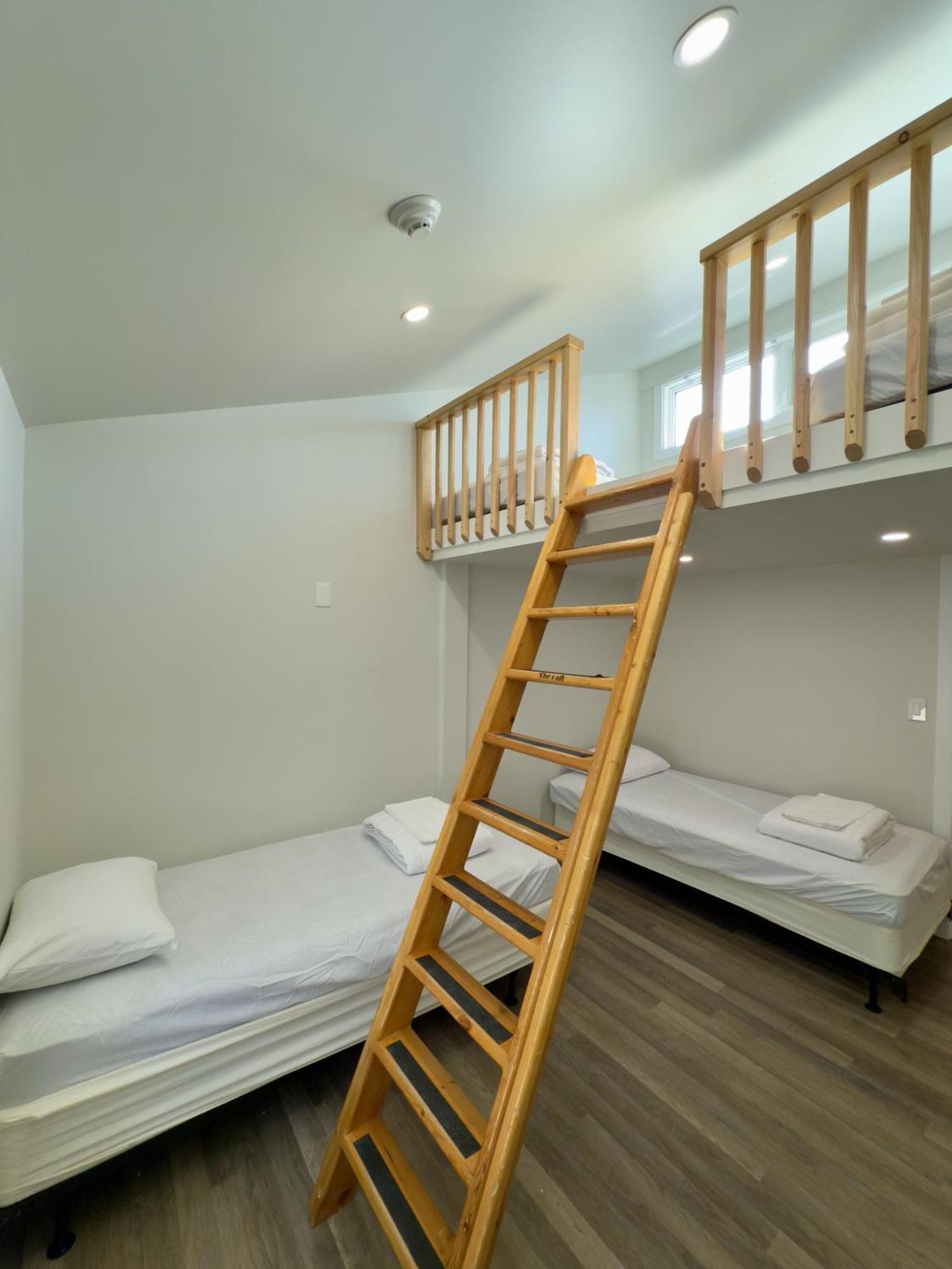 Canmore Alpine Hostel - Alpine Club Of Canada 외부 사진